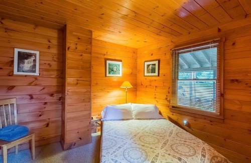 Benton Cabin | Charming 5-bedroom lodge in delightful Benton minutes from Ricketts Glen.