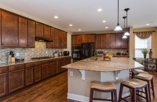 Parker House | Charming 6-BR Home with Open Space & Park, Ideal for Gatherings