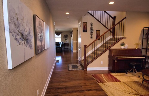Parker House | Charming 6-BR Home with Open Space & Park, Ideal for Gatherings