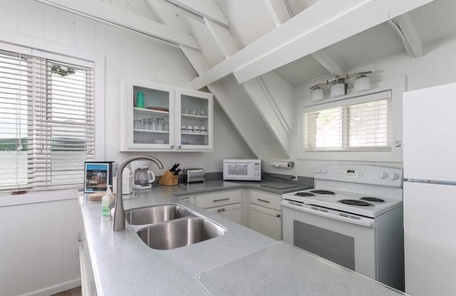 Empire Cottage | Charming A Frame Cottage on Little Glen at Mama Bear