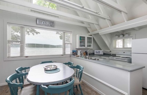 Empire Cottage | Charming A Frame Cottage on Little Glen at Mama Bear