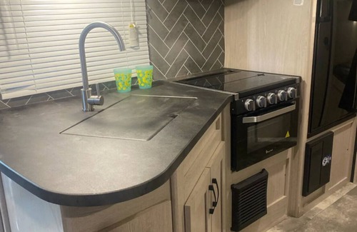 Howey-in-the-Hills House | CHARMING ACRES! Cozy RV in Beautiful Howey-in-the-Hills with WiFi, AC