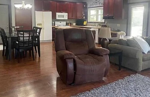 Bremen House | Charming and cozy 3bed 1bath home