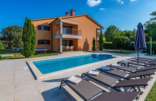 Santalezi Villa | Charming and ideal for 10 vacationers