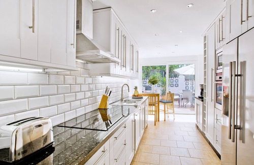 Carib Playa Cottage | Charming and Modern Townhouse on the Beach