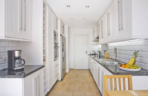 Carib Playa Cottage | Charming and Modern Townhouse on the Beach