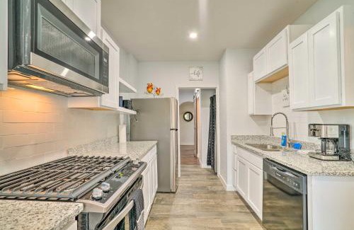 El Paso House | Charming and Quaint El Paso House with Backyard!