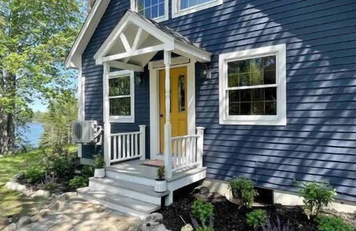 Franklin Cottage | Charming and Quaint Retreat on Taunton Bay