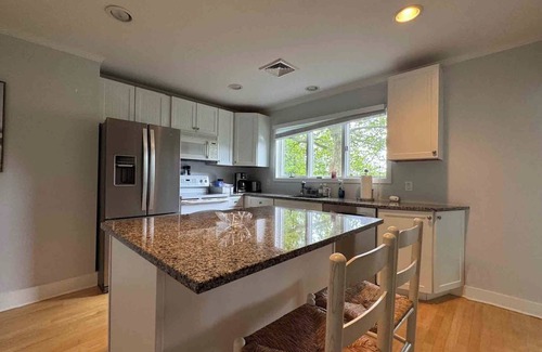 Quogue Cottage | Charming and Serene Waterfront 2-bedroom Cottage in Quogue