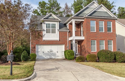 McCain House | Charming and spacious 6BR home near UNC, Duke, RTP