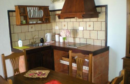 Los Silos Apartment | Charming apartment in Los Silos with terrace and barbecue