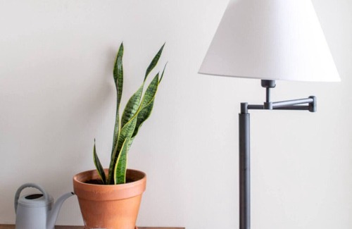 Shorewood Apartment | Charming Apartment with Gym and Balcony