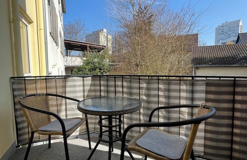 Bonn Apartment | Charming apartment with terrace and parking space near the Rhine and Bonn city center