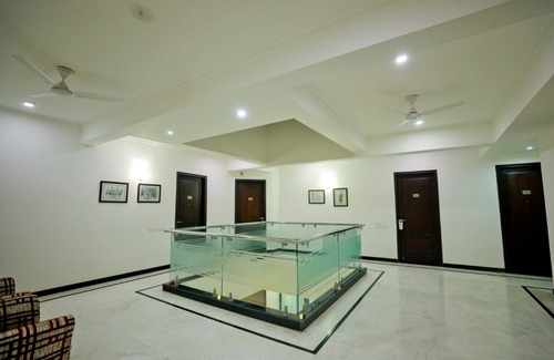 Basai House | Charming B&B with WiFi and AC in Wise Villa Agra 5