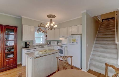 Isle of Palms Cottage | Charming Beach Cottage with Lagoon views in Wild Dunes, Pool & Beach Access - 18 Pelican