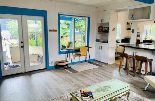 Leucadia Cottage | Charming beach cottage in a beautiful garden setting.