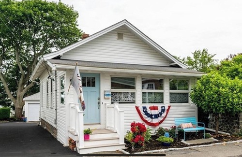 Little Nahant Cottage | Charming Beach Cottage