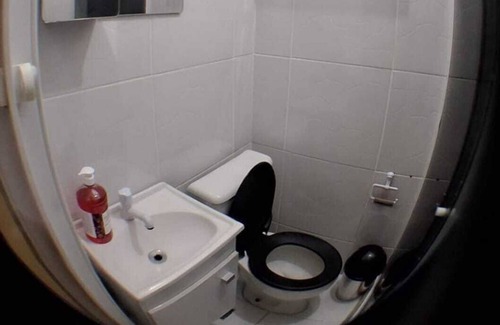 Duque de Caxias House | Charming 1-bedroom apartment with WiFi, AC in Centro Duque de Caxias