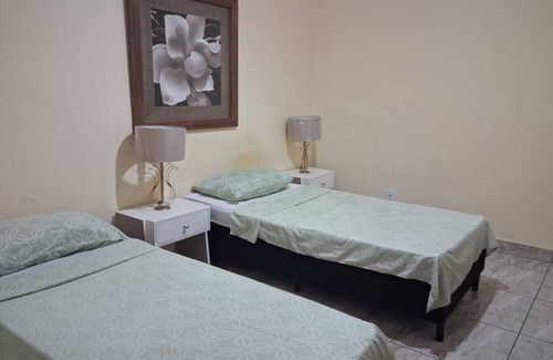 Duque de Caxias House | Charming 1-bedroom apartment with WiFi, AC in Centro Duque de Caxias