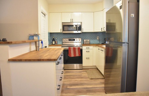 Sunset Beach House | Charming bungalow steps from the beach