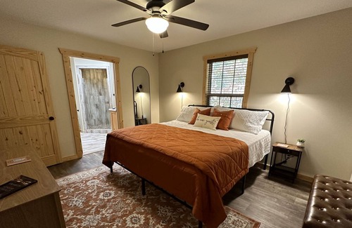 Mentone Cabin | Charming Cabin Getaway: Where Rustic Meets Remarkable