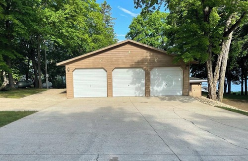 Alexandria Cabin | Charming Cabin on Crystal-Clear Lake Latoka!
