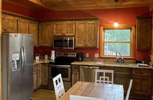Tellico Plains Cabin | Charming cabin with an Amazing view! - pet and motorcycle friendly! 2 Bedroom Cabin by RedAwning