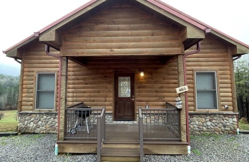 Tellico Plains Cabin | Charming cabin with an Amazing view! - pet and motorcycle friendly! 2 Bedroom Cabin by RedAwning