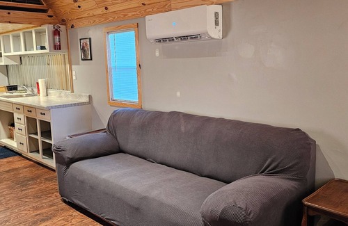 Graham Cabin | Charming cabin with amazing views located on Toontucky Farms