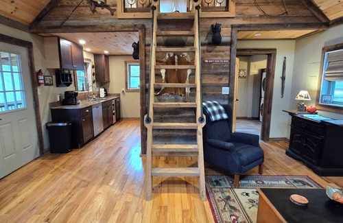 Dahlonega Cabin | Charming cabin with a loft, fire pit and creek in enchanting Dahlonega