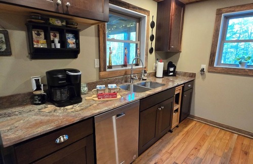 Dahlonega Cabin | Charming cabin with a loft, fire pit and creek in enchanting Dahlonega