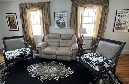 Davenport House | Charming Carriage House near VanderVeer Park