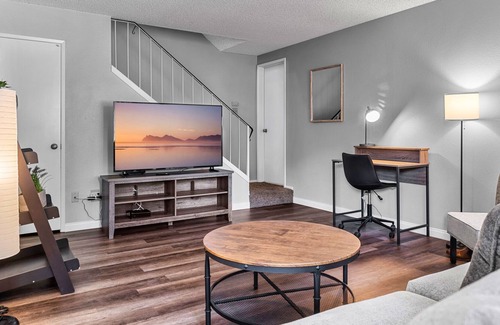 Bakersfield Condo | Charming & centrally located in Downtown!