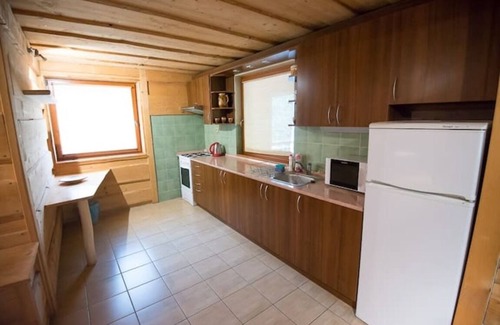 Zvolen Ski Chalet | Charming chalet for 8 people, 3BD, 2BT, kitchen