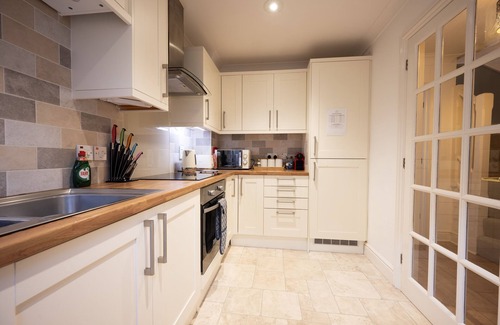 Canterbury House | Charming City Centre house with Parking