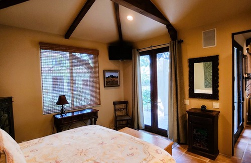 San Juan Capistrano House | Charming Cottage minutes from the Beach