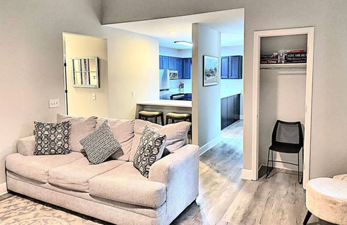 Kings Grant House | Charming Coastal Cottage Near Beach & Downtown