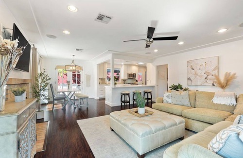 Point Loma Heights House | Charming Coastal Retreat in the Heart of OB! Close to the Beach and Seaworld!