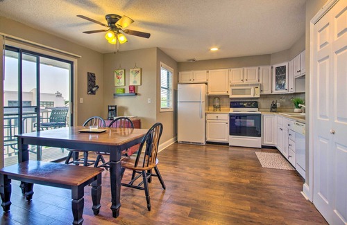 Osage Beach Condo | Charming Condo w/Pool Access in Osage Beach!