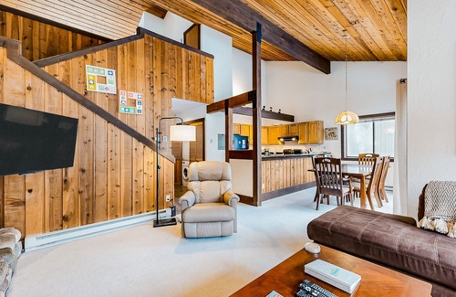 Ketchum Condo | Charming condo with mountain views, fireplace, hot tub & deck