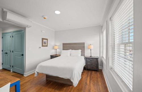 Conway House | Charming Conway Loft in Downtown Conway