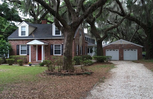 Pigeon Point Cottage | Charming Cottage in Beaufort Historic District