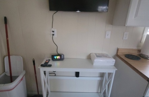 Hammond House | Charming cottage in marvelous Hammond with AC, WiFi