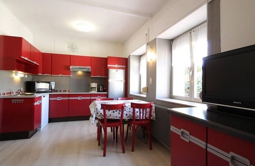 Champagney Cottage | Charming cottage near Champagney Basin, pets allowed