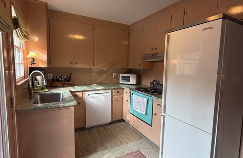 Aiken Cottage | Charming Cottage on South Boundary with pool