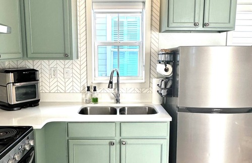 Pass Christian Cottage | Charming cottage with WiFi and AC in tranquil Pass Christian