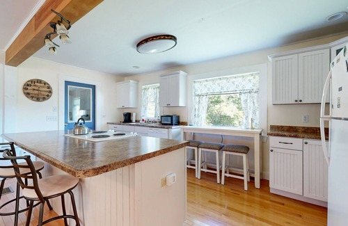 Ellsworth Cottage | Charming Cottage with Cozy Comfort and Easy Access to Outdoor Adventures