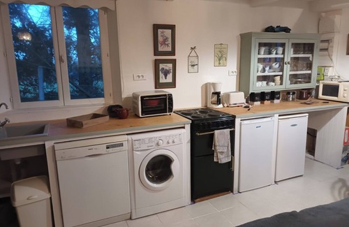 Credin Cabin | Charming country house in Crédin, near Pontivy. sleeps 3, peace and quiet guaranteed