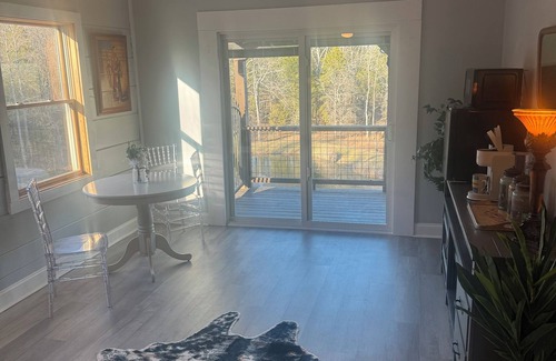 Lebanon Apartment | Charming Cozy Cabin Studio Close to Nashville with Great Tennessee Views