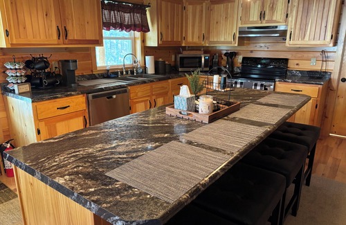 Rockbridge Cabin | Charming Cozy Cabin with breathtaking views in the heart of Hocking Hills